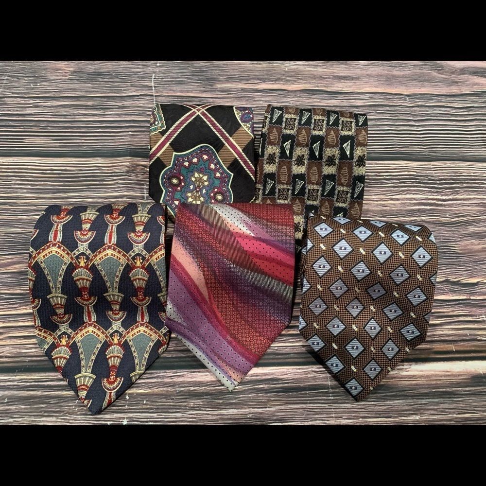 Lot of 5 Mens Silk Ties (Lot Ref# 1375)